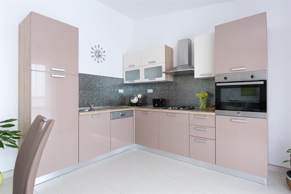 Apartments Iva Donji Seget Exterior foto
